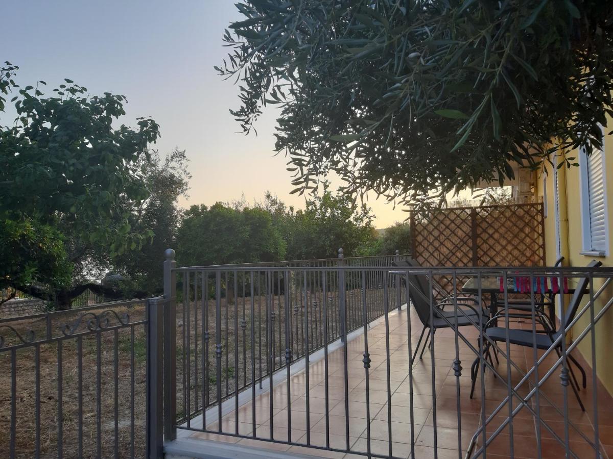 Olive Tree Apartments Parga Exterior photo